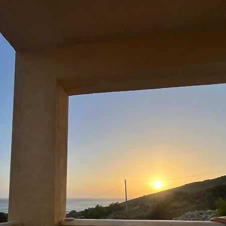 Al Faro Bed and Breakfast Realmonte Buitenkant foto