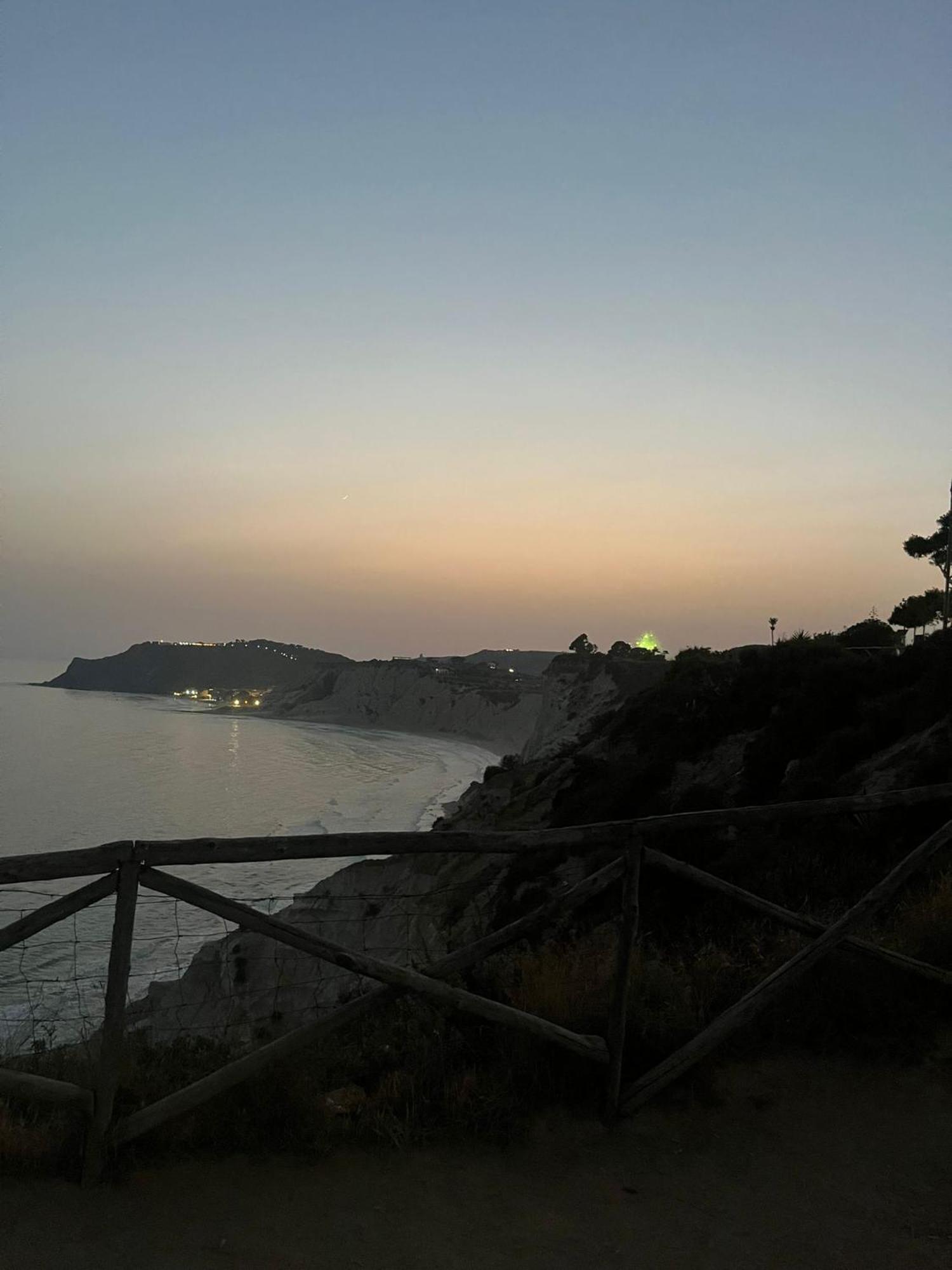 Al Faro Bed and Breakfast Realmonte Buitenkant foto