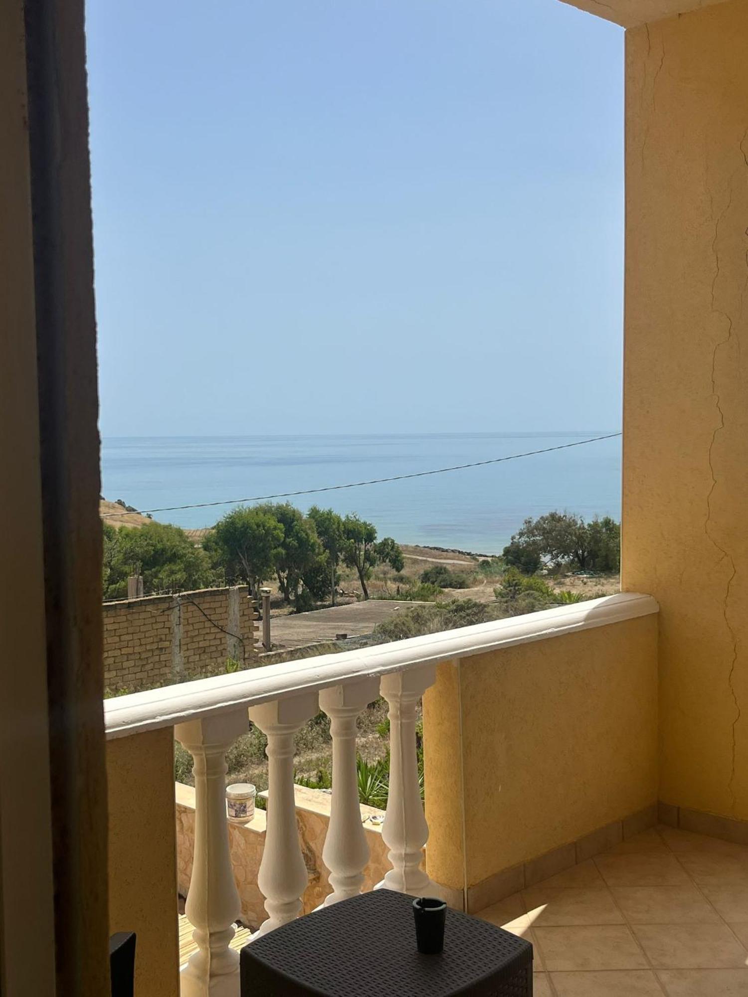 Al Faro Bed and Breakfast Realmonte Buitenkant foto