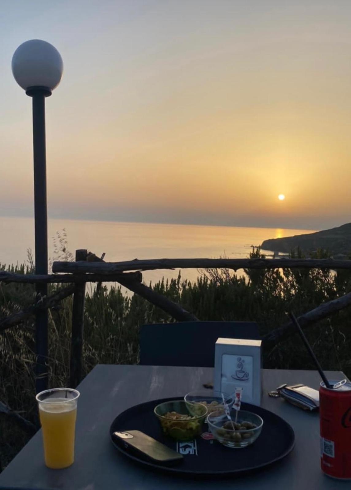 Al Faro Bed and Breakfast Realmonte Buitenkant foto