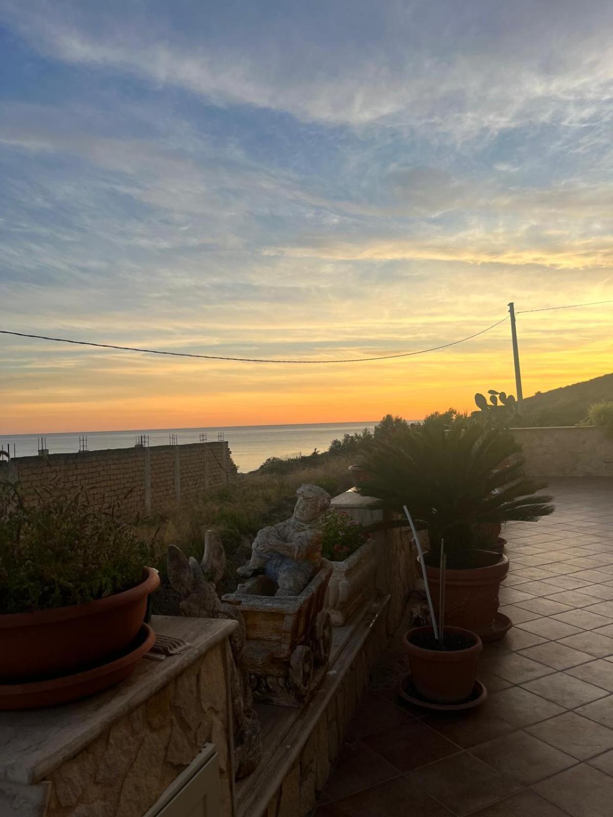 Al Faro Bed and Breakfast Realmonte Buitenkant foto